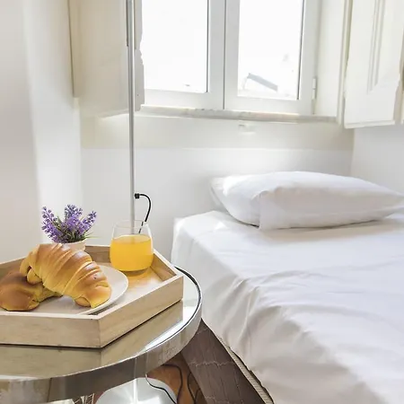 Lovely - Sao Bento - Peaceful Terrace Apartment Lisbon